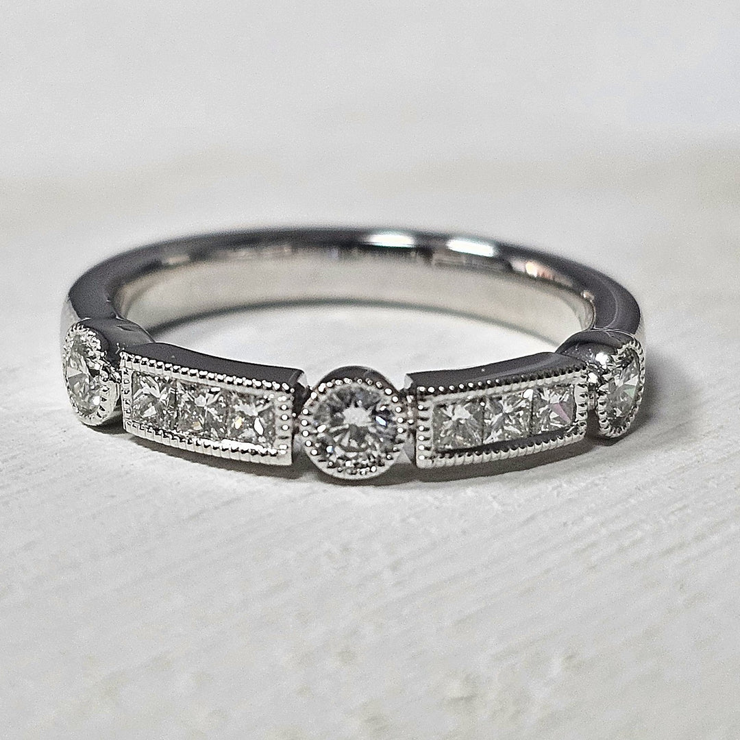 14k White Gold 0.50 Ctw Princess and Round Diamond Band