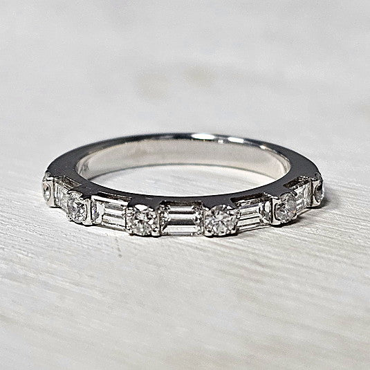 14k White Gold 0.75 Ctw Baguette and Round Diamond Band