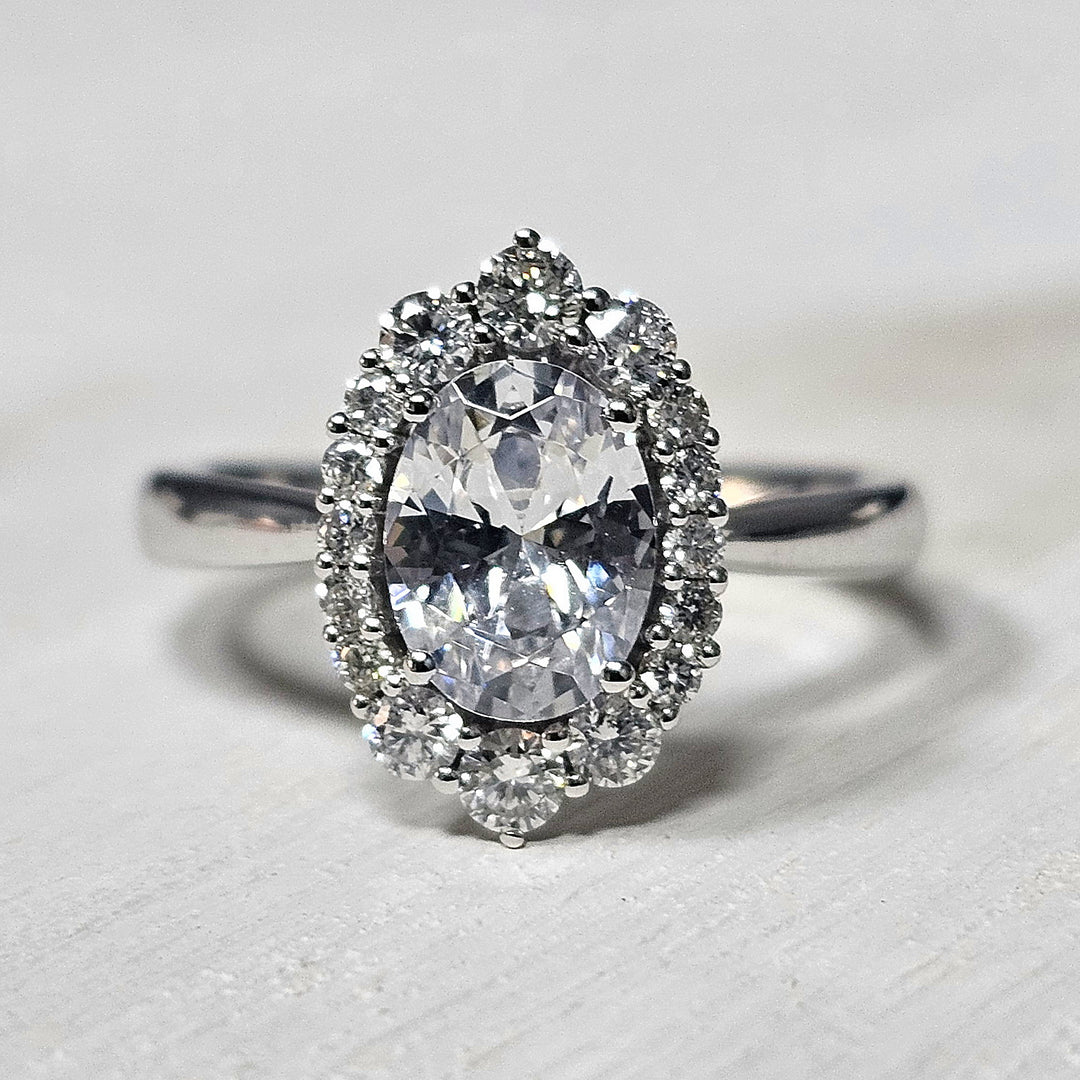 14k White Gold .33 ctw Diamond Graduated Halo Diamond Engagment Ring Mounting
