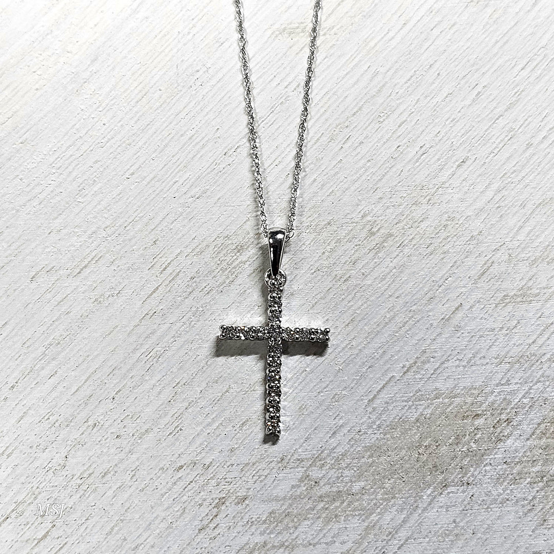 14k White Gold .20 tcw Diamond Cross Pendant