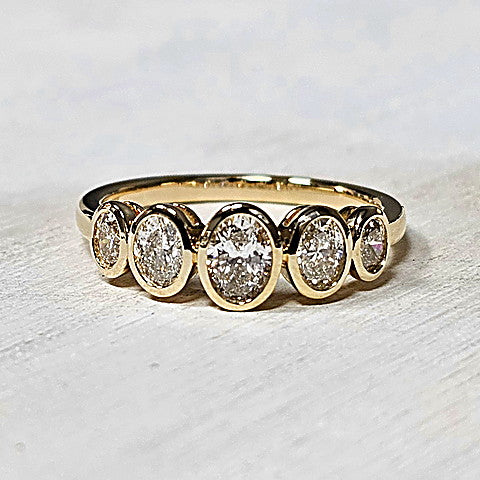 14k Yellow Gold 0.85 Ctw Diamond Five Stone Oval Bezel Set Ring