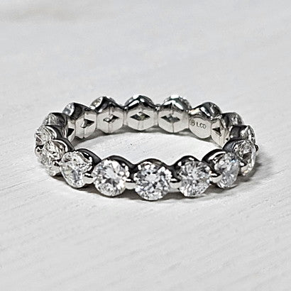 14k White Gold 3.00 Ctw Lab Grown Diamond Shared Prong Eternity Band