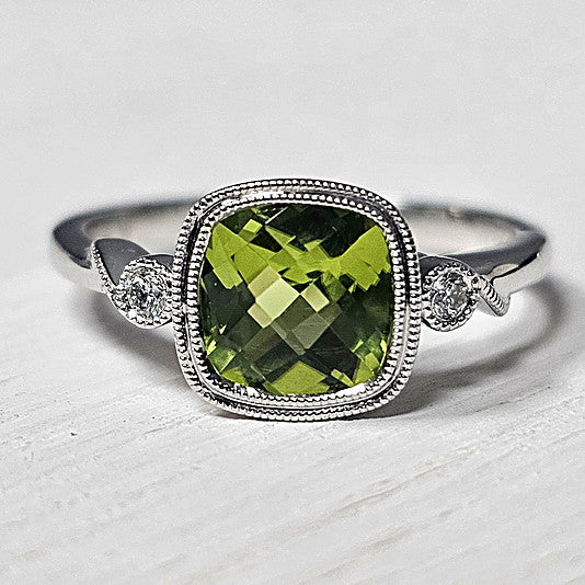 14k White Gold 1.54 Ctw Peridot Ring