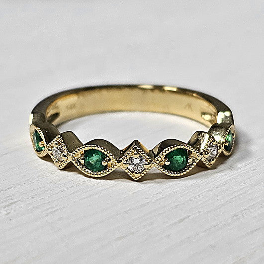 14k Yellow Gold 0.15 Ctw Emerald and Diamond Band