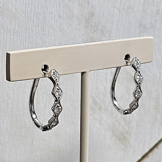 14k White Gold 0.50 Ctw Diamond Milgrain Hoop Earrings