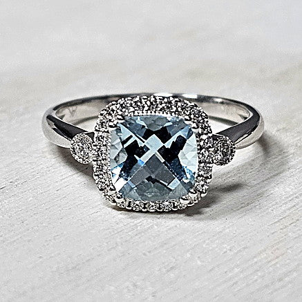 14k White Gold 1.23 Ctw Aquamarine and 0.17 Ctw Diamond Ring