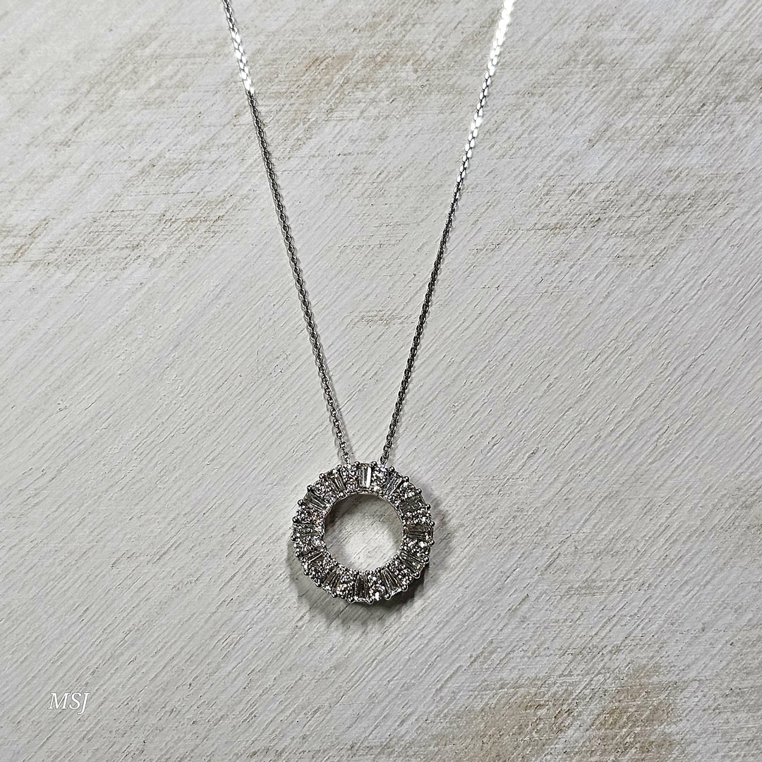 14k White Gold .91ctw Circle Diamond Pendant