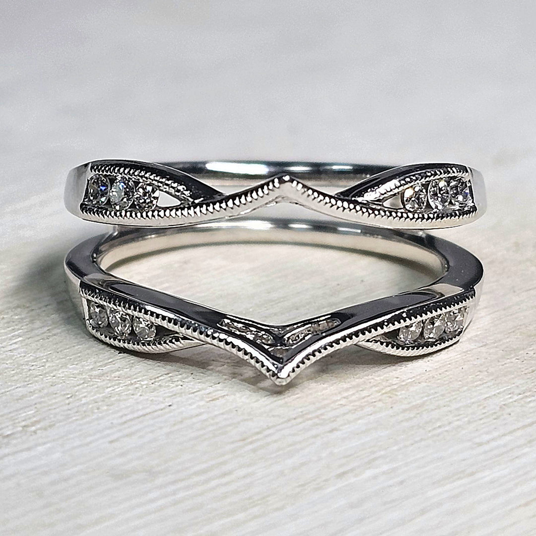 14k White Gold Vintage Style Diamond Guard .17ctw