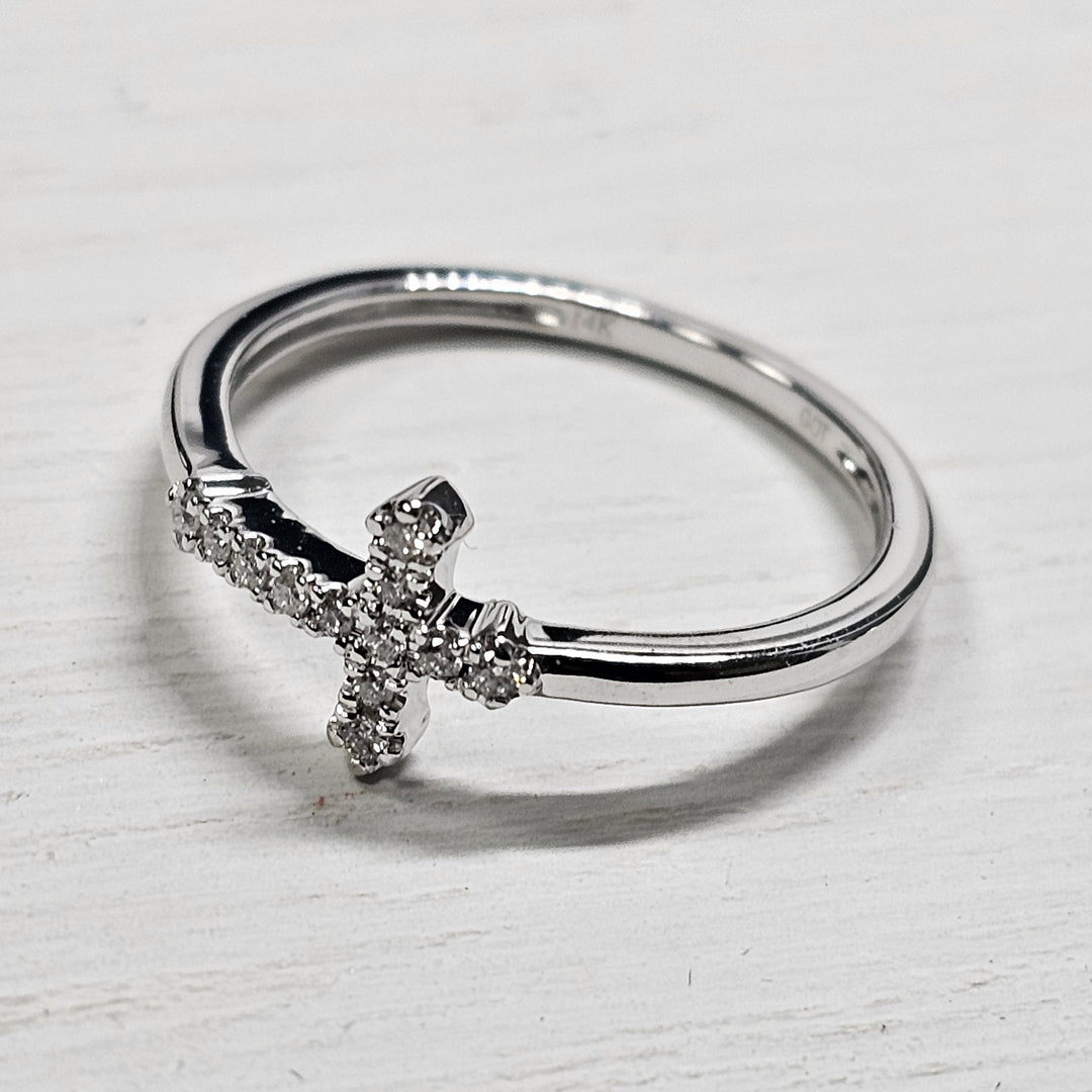 14k White Gold .10ctw Diamond Cross Ring