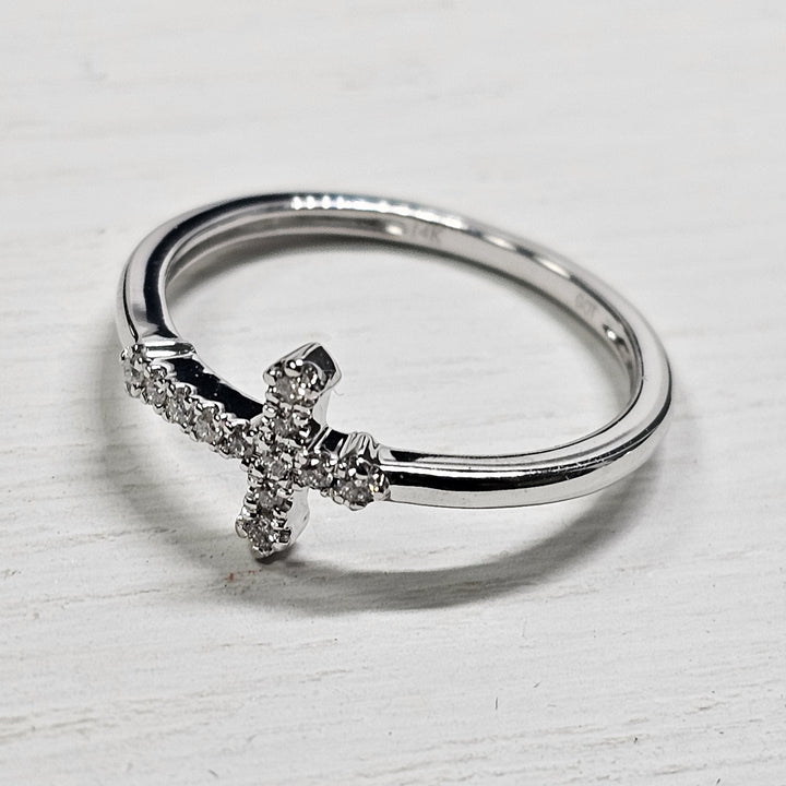 14k White Gold .10ctw Diamond Cross Ring