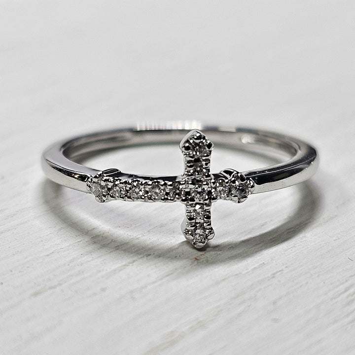 14k White Gold .10ctw Diamond Cross Ring
