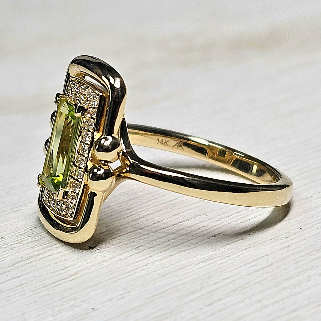 14k Yellow Gold Diamond and Peridot Ring .84 TGW