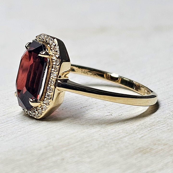 14k Yellow Gold Garnet Ring with Halo 1.75 TGW