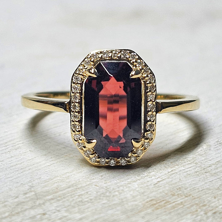 14k Yellow Gold Garnet Ring with Halo 1.75 TGW