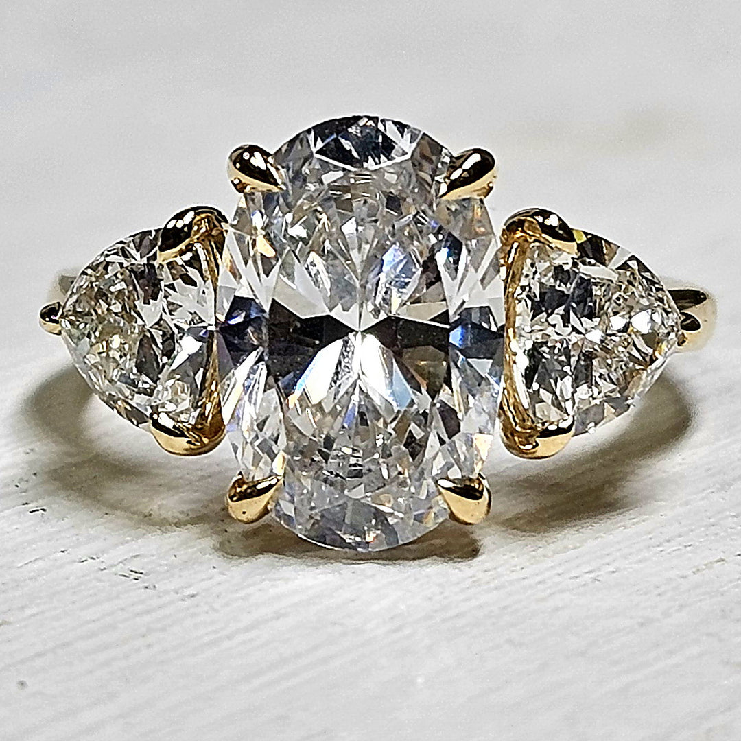 14k Yellow Gold 1.4ctw Lab Grown Trillion Diamond Mounting