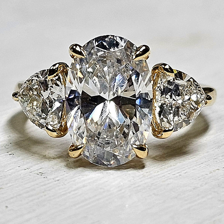 14k Yellow Gold 1.4ctw Lab Grown Trillion Diamond Mounting