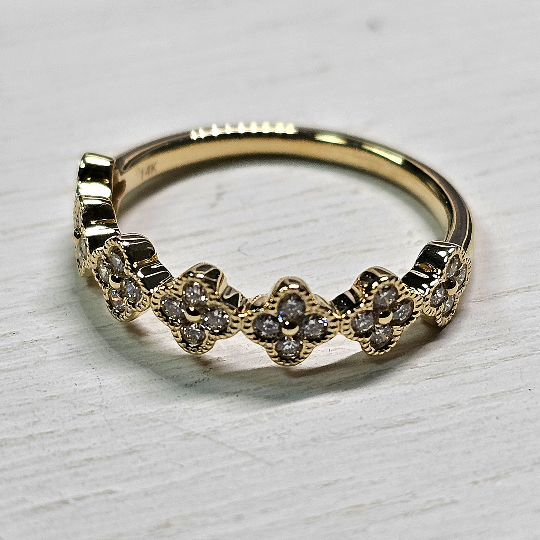 14k Yellow Gold .33ctw Clover Station Ring