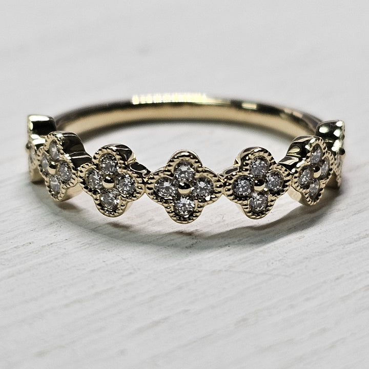 14k Yellow Gold .33ctw Clover Station Ring