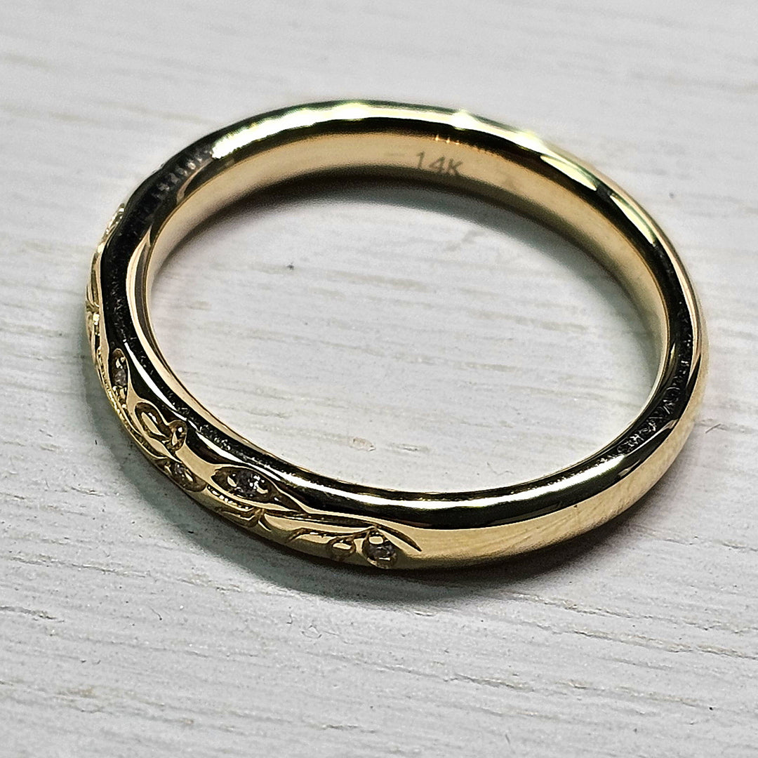 14k Yellow Gold .04ct Engraved Vine Ring