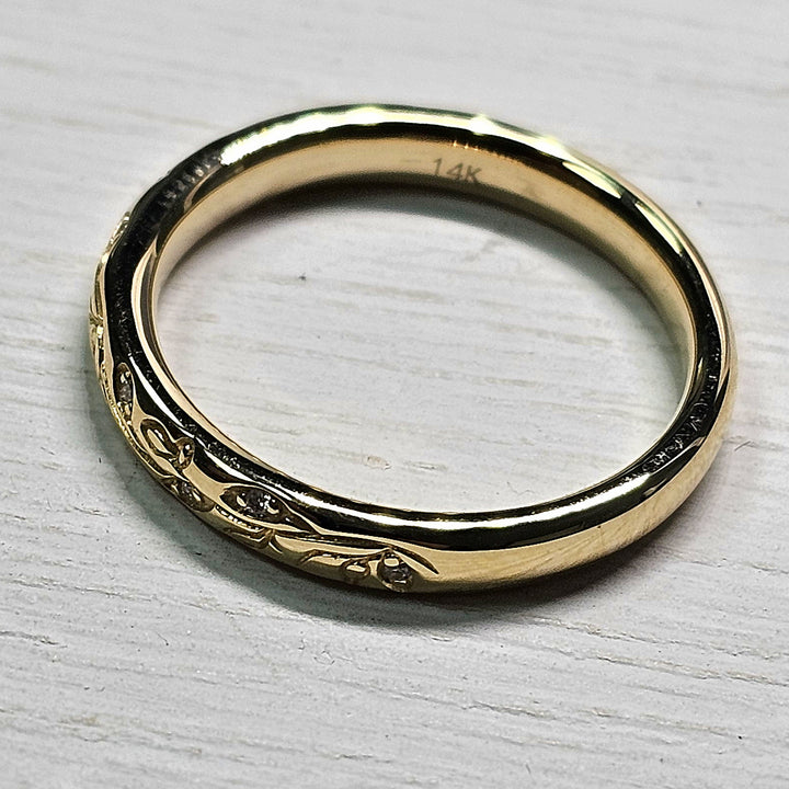 14k Yellow Gold .04ct Engraved Vine Ring