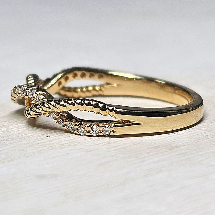 14k Yellow Gold Diamond and Rope Twist Wedding Band .12ctw