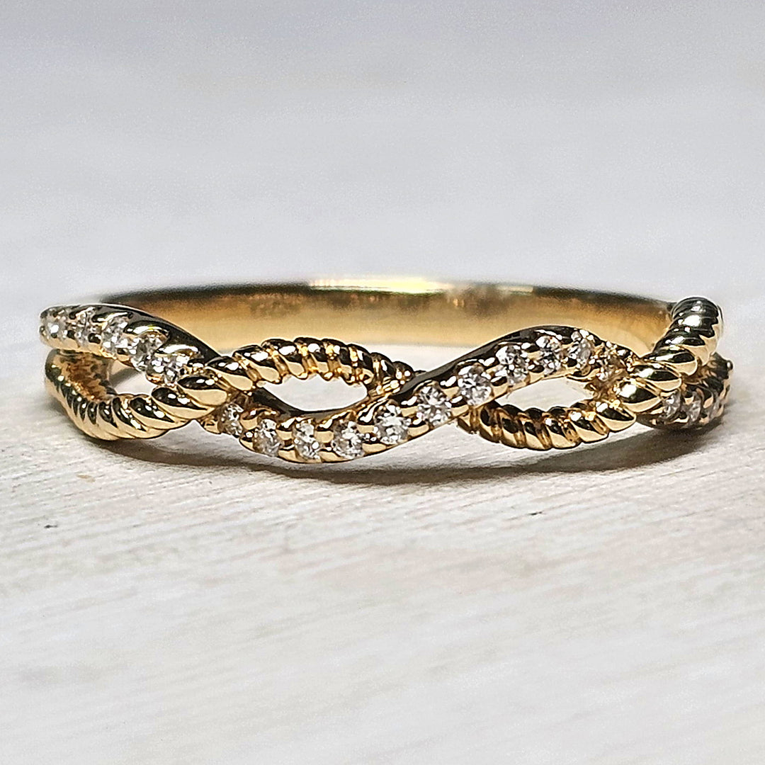 14k Yellow Gold Diamond and Rope Twist Wedding Band .12ctw