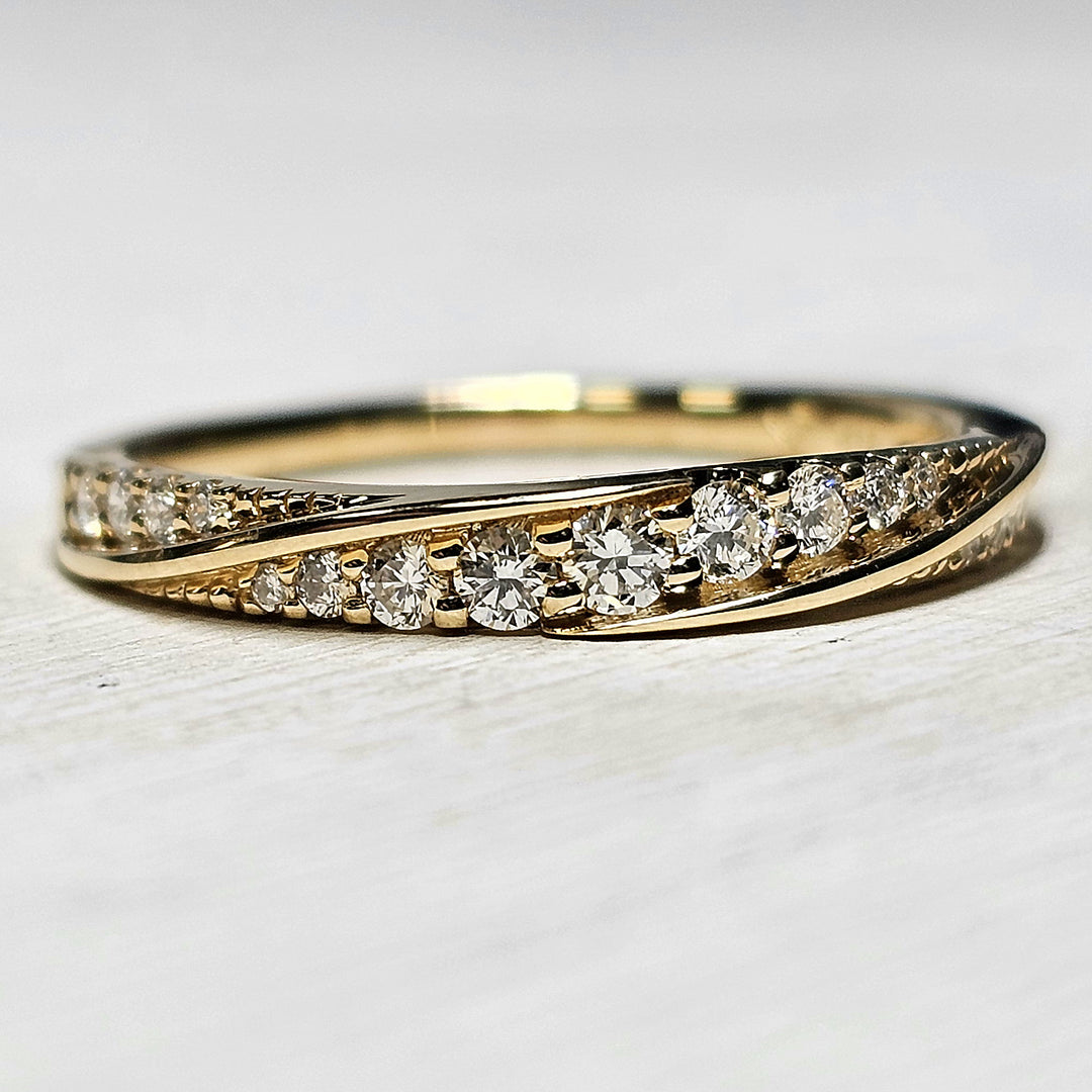 14k Yellow Gold Milgrain Twist Diamond Band .25ctw