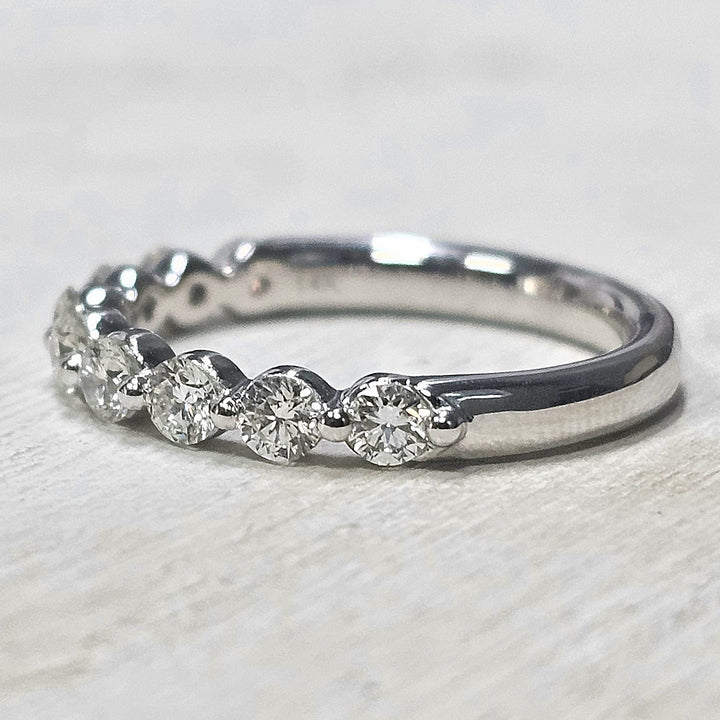 14k White Gold Single Shared Prong Round Diamond Band .75ctw