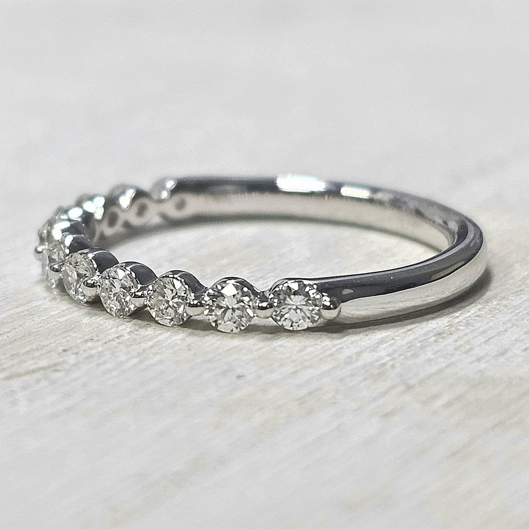 14k White Gold Single Shared Prong Diamond Band .5ctw