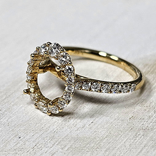 14k Yellow Gold 0.76 Ctw Graduating Halo Diamond Engagement Ring Mounting