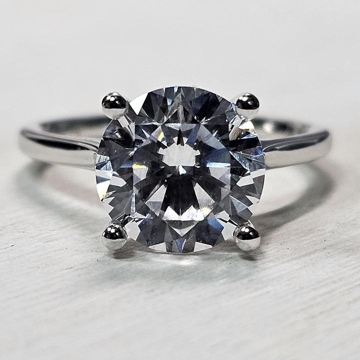 14k White Gold .07ctw Syvlie Hidden Halo Mounting