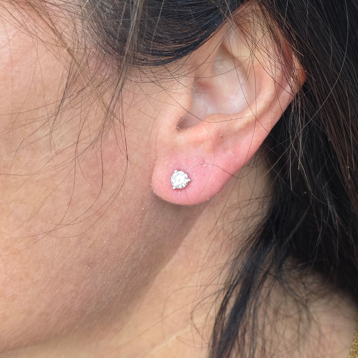 14k White Gold .73ctw Diamond Stud Earrings