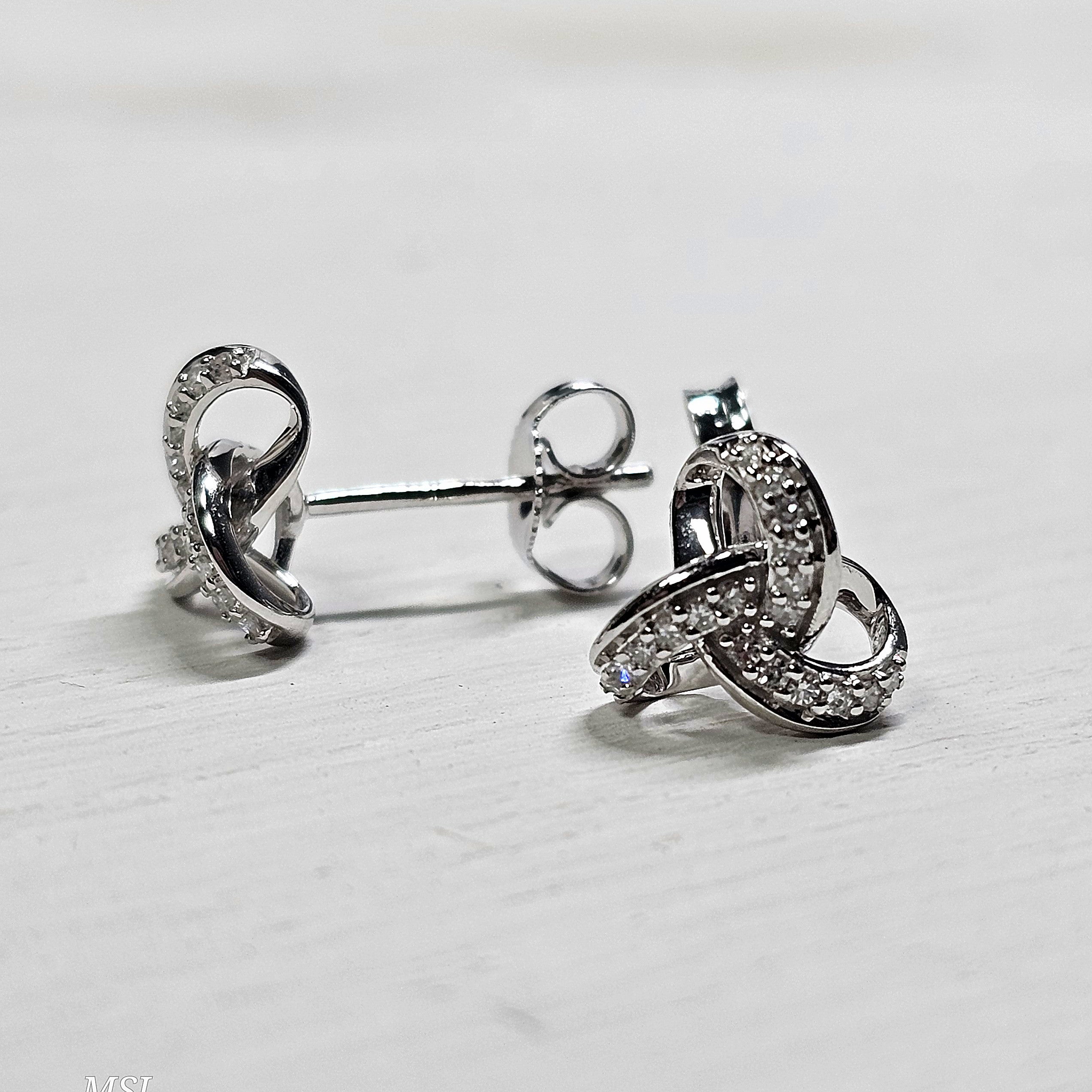 アクセサリー TSUTSUMI 10K White Gold Earrings 10k White Gold .10ctw Love Knot Earrings – Mckenzie & Smiley Jewelers
