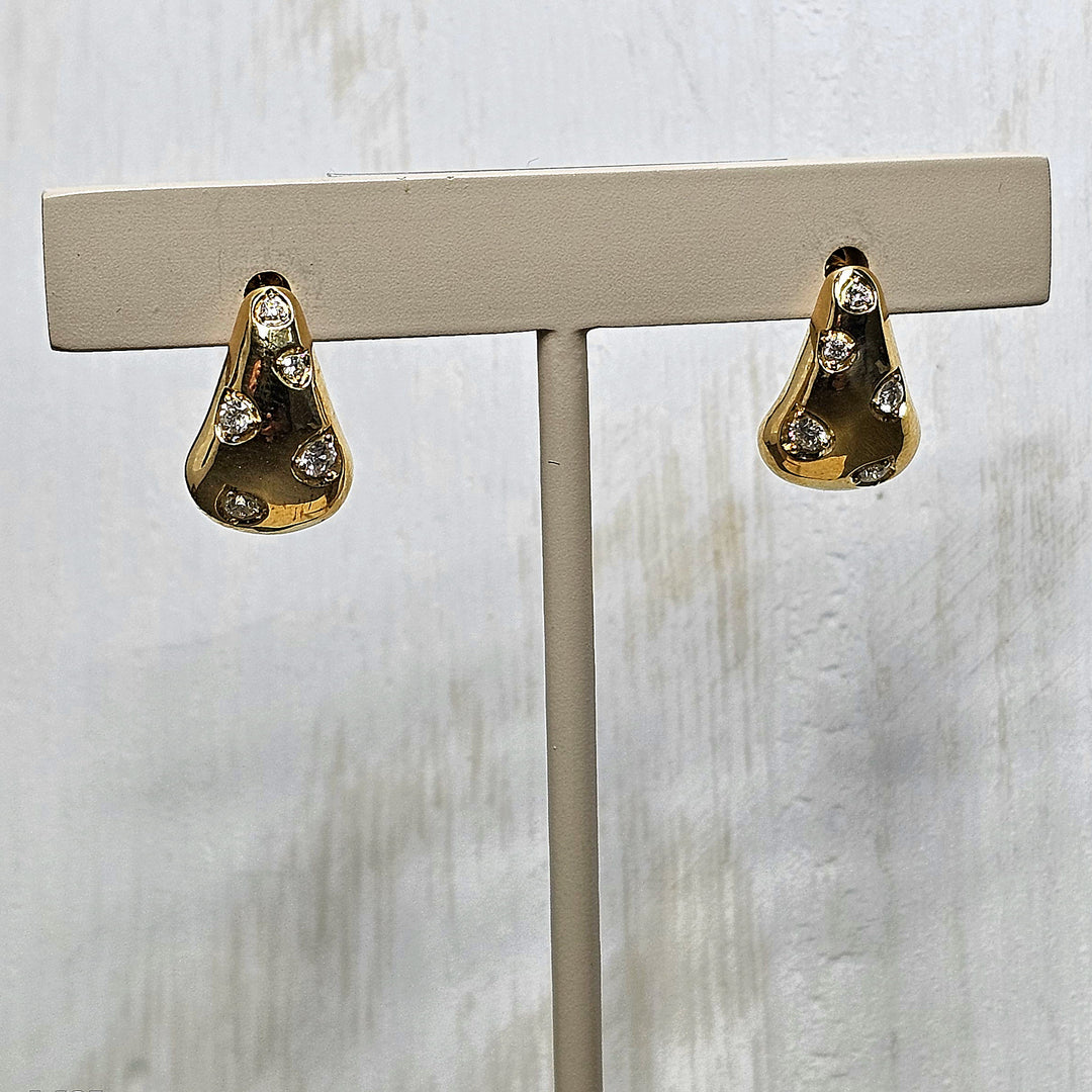 14k Yellow Gold Diamond Sylvie Shell Set Earrings .26ctw