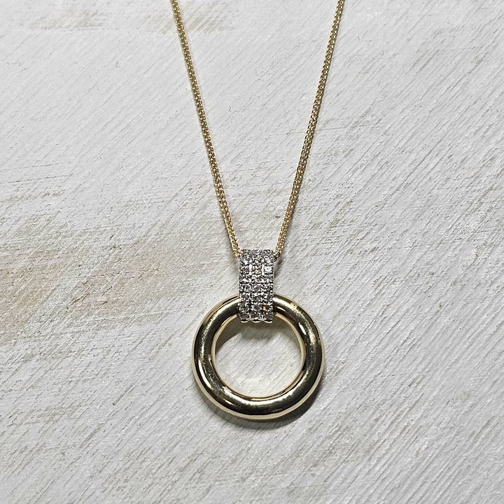 14k Yellow Gold Diamond Circle Pendant