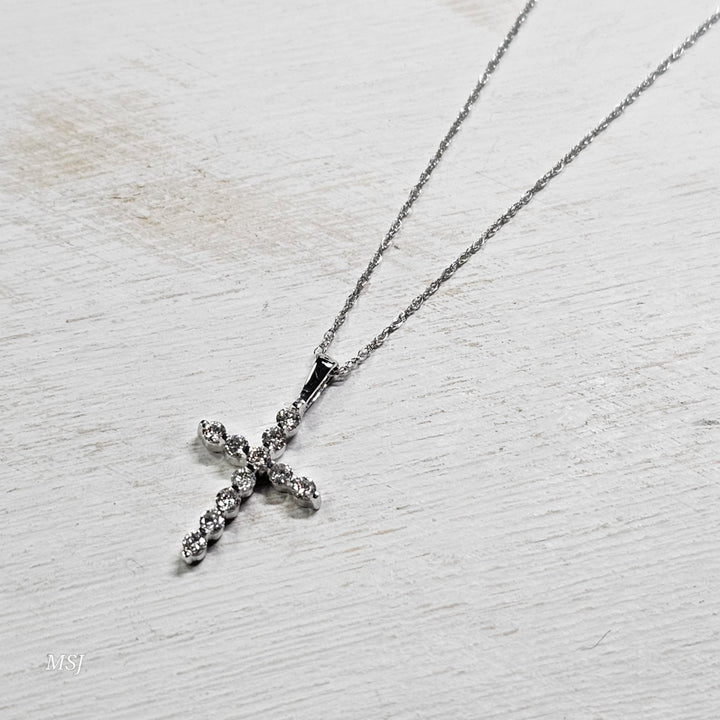 14k White Gold .25ctw Diamond Cross