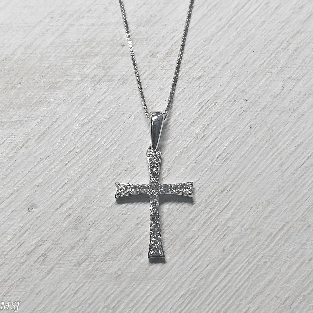 10k White Gold .17ctw Diamond Cross Pendant