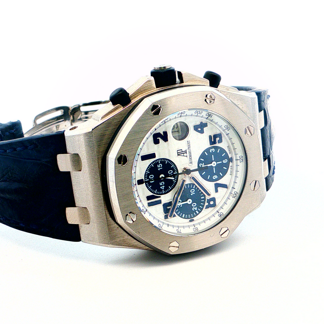 Pre- Owned Audemars Piguet "Navy" 26020st