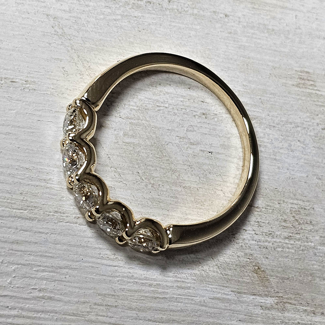 14k Yellow Gold 1.00ctw 5 Stone Diamond Band