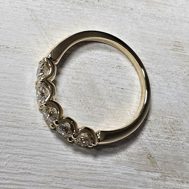 14k Yellow Gold 1.00ctw 5 Stone Diamond Band