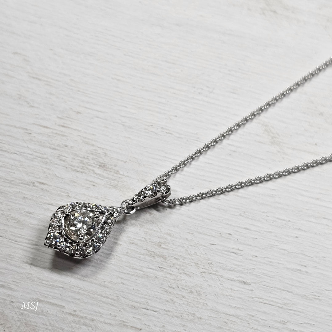14k White Gold .50ctw Halo Diamond Pendant