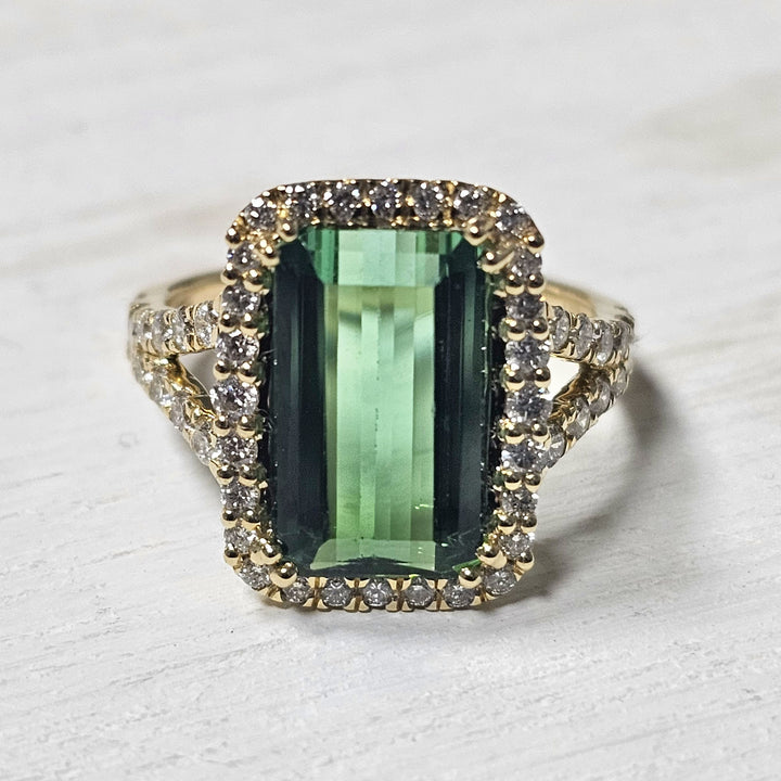 14k Yellow Gold 4.54ctw Green Tourmaline and Diamond Ring