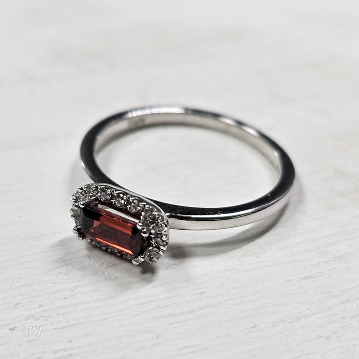 10k White Gold .11ctw Garnet and Diamond Ring